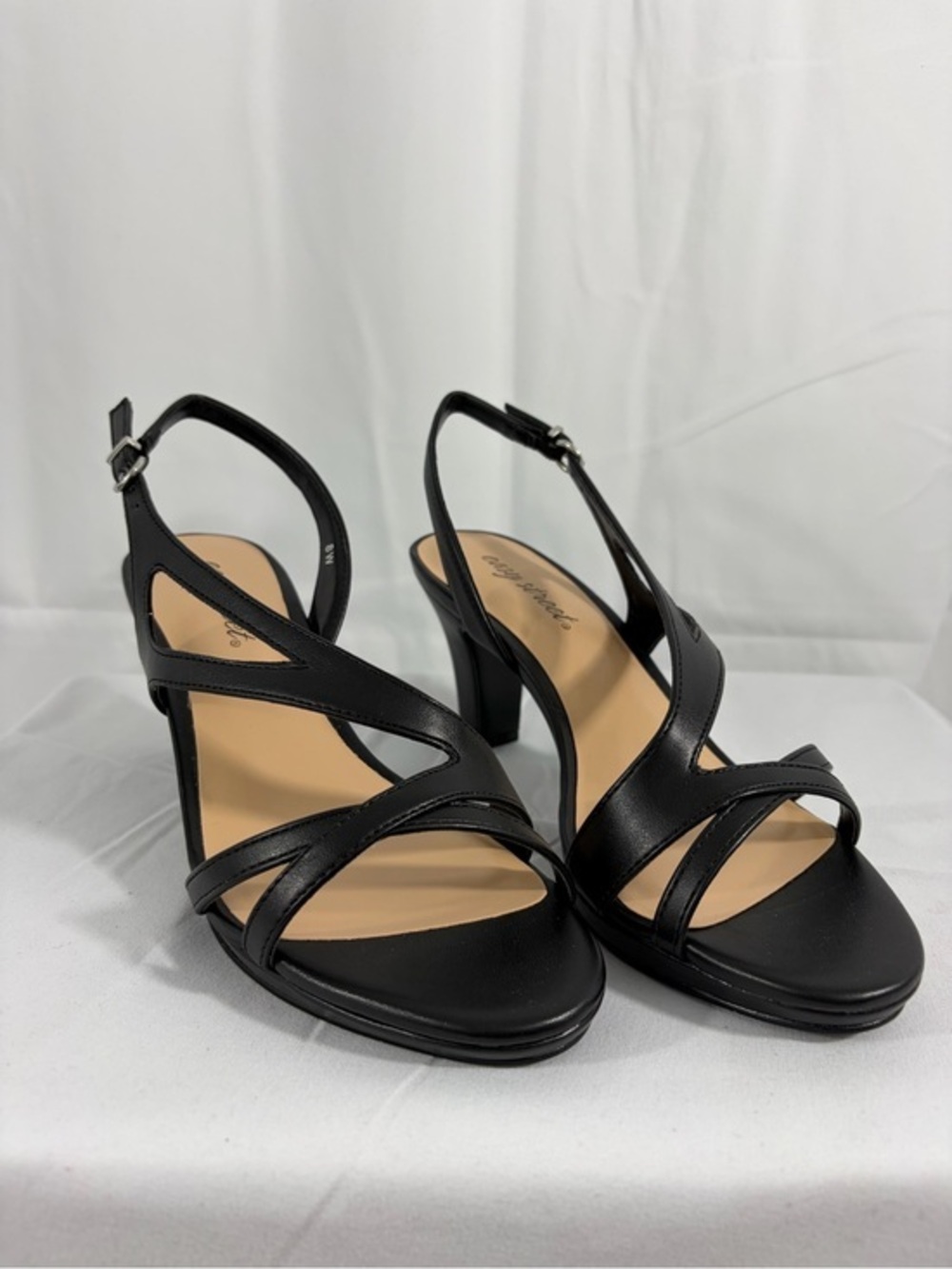 NWT Easy Street Women’s Size 8W Strappy Black High 3 Inch Heel Sandals